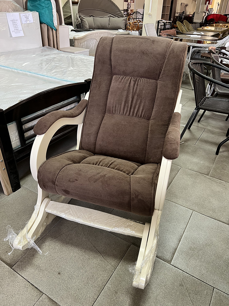Кресло-качалка с подножкой  Лидер мод 77